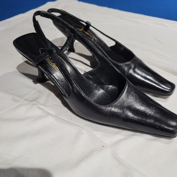 Black Square toe kitten heel slings.  SIZE 4 - Picture 2 of 6
